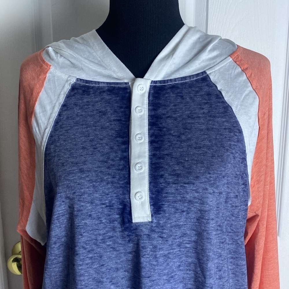 Maurices Women’s Long Sleeve Hooded Tee Tunic Blue Orange White sz XL NWT - Picture 2 of 7